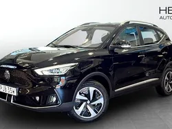 Svart (black) Begagnad 2021 MG ZS Luxury Sedan | 244 900 kr (Superpris)