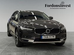 Grå Begagnad 2021 Volvo V90 CC Momentum Kombi | 274 900 kr (Marknadspris)
