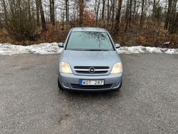 Grå Begagnad 2005 Opel Meriva Minibuss | 17 900 kr (Marknadspris)