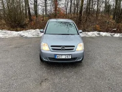 Grå Begagnad 2005 Opel Meriva Minibuss | 17 900 kr (Marknadspris)