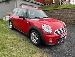 Röd Begagnad 2014 Mini ONE Halvkombi | 59 000 kr (Bra pris)