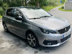 Grå Begagnad 2018 Peugeot 308 GT-line Halvkombi | 139 000 kr (Marknadspris)