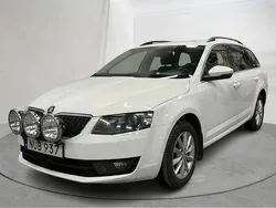 Vit Begagnad 2016 Skoda Octavia Sedan | 119 000 kr (Marknadspris)