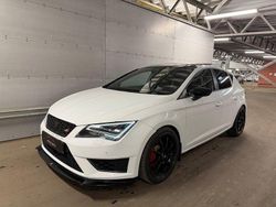 Vit Begagnad 2014 Cupra Leon Halvkombi | 129 900 kr (Marknadspris)