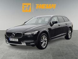 Svart Begagnad 2017 Volvo V90 CC Momentum Kombi | 199 900 kr (Marknadspris)