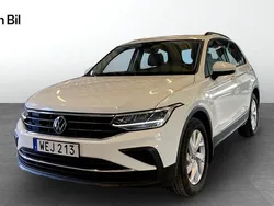 Vit (pure white) Begagnad 2024 VW Tiguan SUV | 349 900 kr (Marknadspris)