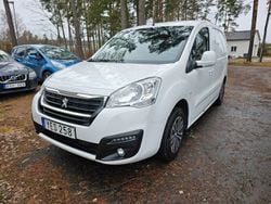 Vit Begagnad 2016 Peugeot Partner Minibuss | 72 999 kr (Marknadspris)