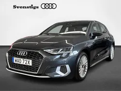 Grå (manhattangrå metallic) Begagnad 2023 Audi A3 Sportback Advanced Halvkombi | 268 900 kr (Marknadspris)