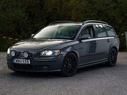 Grå Begagnad 2005 Volvo V50 Summum Kombi | 60 000 kr (Marknadspris)