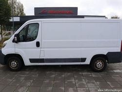 Vit svart Begagnad 2016 Citroën Jumper Minibuss | 94 900 kr (Superpris)