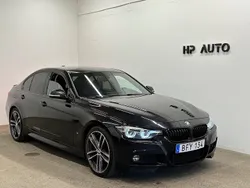 Svart Begagnad 2018 BMW 330e M Sport Sedan | 219 800 kr