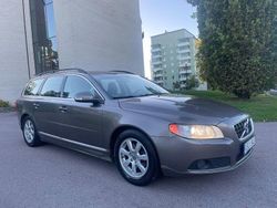 Grå Begagnad 2011 Volvo V70 Kombi | 62 000 kr (Marknadspris)