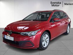 Mörkröd Begagnad 2022 VW Golf VIII Kombi | 279 200 kr (Lite dyr)