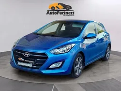 Ljusblå Begagnad 2015 Hyundai i30 Comfort Halvkombi | 89 900 kr (Marknadspris)