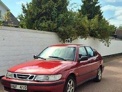 Röd Begagnad 2000 Saab 9-3 Halvkombi | 15 500 kr (Marknadspris)