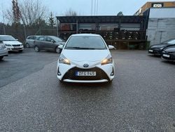 Vit Begagnad 2018 Toyota Yaris Hybrid Active Halvkombi | 143 900 kr (Bra pris)