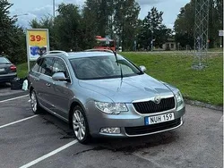Silver Begagnad 2013 Skoda Superb Ambition Kombi | 85 000 kr (Marknadspris)