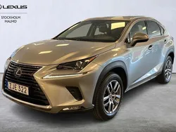 Ljusgrå (grå) Begagnad 2020 Lexus NX300h SUV | 325 000 kr (Marknadspris)