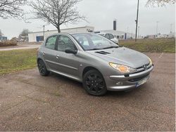 Grå Begagnad 2005 Peugeot 206 Halvkombi | 13 900 kr (Bra pris)
