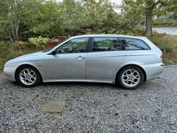 Grå Begagnad 2002 Alfa Romeo 156 Distinctive Kombi | 30 000 kr