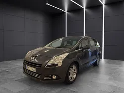 Mörkgrå Begagnad 2010 Peugeot 5008 Allure Minibuss | 69 900 kr (Marknadspris)