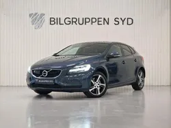 Mörkblå Begagnad 2016 Volvo V40 Momentum Kombi | 169 900 kr (Marknadspris)