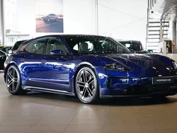 Blå Ny 2025 Porsche Taycan Sport Turismo Sedan | 1 348 900 kr