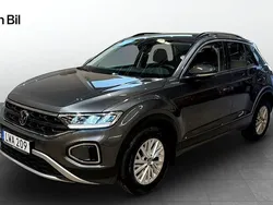Grå Begagnad 2023 VW T-Roc SUV | 234 900 kr (Marknadspris)