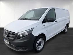 Vit Begagnad 2022 Mercedes e-Vito Minibuss | 379 900 kr (Marknadspris)
