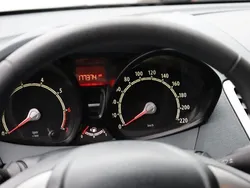 Röd Begagnad 2010 Ford Fiesta Halvkombi | 37 500 kr (Marknadspris)