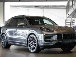 Grå Begagnad 2025 Porsche Cayenne SUV | 1 269 000 kr
