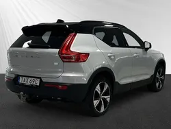 Silver Begagnad 2022 Volvo XC40 Plus SUV | 294 900 kr