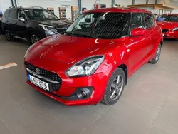 Röd Begagnad 2022 Suzuki Swift Halvkombi | 159 900 kr (Marknadspris)