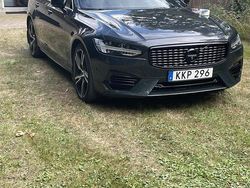 Grå Begagnad 2019 Volvo V90 R-Design Kombi | 360 000 kr (Dyr)