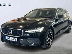 Svart Begagnad 2019 Volvo V60 Momentum Kombi | 269 900 kr (Marknadspris)