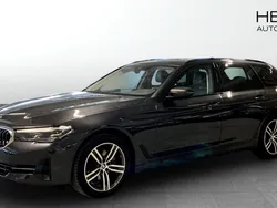 Grå (grey) Begagnad 2022 BMW 520 Sport Line Kombi | 369 700 kr (Superpris)