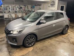 Grå Begagnad 2021 Mitsubishi Space Star Halvkombi | 139 500 kr (Marknadspris)