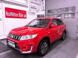 Röd Begagnad 2018 Suzuki Vitara GL SUV | 149 900 kr (Marknadspris)
