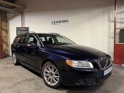 Mörkblå Begagnad 2009 Volvo V70 Momentum Kombi | 79 900 kr (Marknadspris)