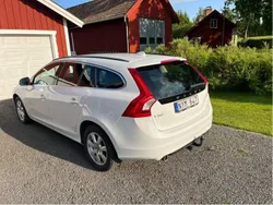 Vit Begagnad 2014 Volvo V60 Momentum Kombi | 97 000 kr (Bra pris)