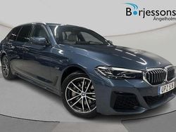 Blå Begagnad 2023 BMW 530e M Sport Kombi | 379 000 kr (Marknadspris)