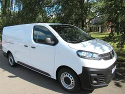 Vit Begagnad 2023 Opel Vivaro Van | 368 750 kr