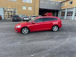 Röd Begagnad 2012 Volvo V60 Summum Kombi | 52 000 kr (Lite dyr)