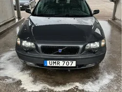 Grå Begagnad 2004 Volvo V70 Business Edition Kombi | 30 000 kr (Marknadspris)