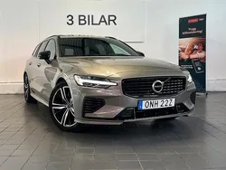 Grå Begagnad 2019 Volvo V60 R-Design Kombi | 329 990 kr (Marknadspris)