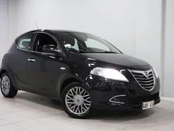 Svart Begagnad 2012 Lancia Ypsilon Gold Halvkombi | 42 900 kr
