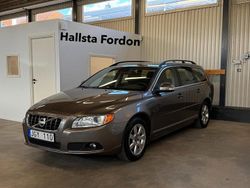 Grå Begagnad 2011 Volvo V70 Momentum Kombi | 108 900 kr (Marknadspris)