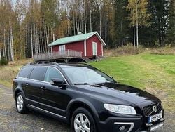 Svart Begagnad 2015 Volvo XC70 Momentum SUV | 137 000 kr (Bra pris)
