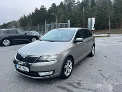 Ljusbrun (brun) Begagnad 2015 Skoda Rapid Halvkombi | 74 900 kr (Marknadspris)