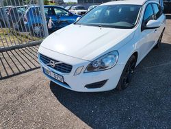 Vit Begagnad 2013 Volvo V60 Momentum Kombi | 79 500 kr (Superpris)